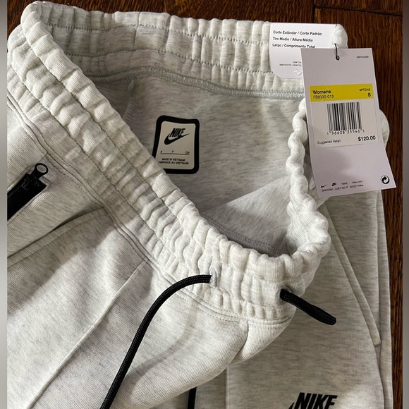 Nike fleece sweatpamts - Picture 3 of 8